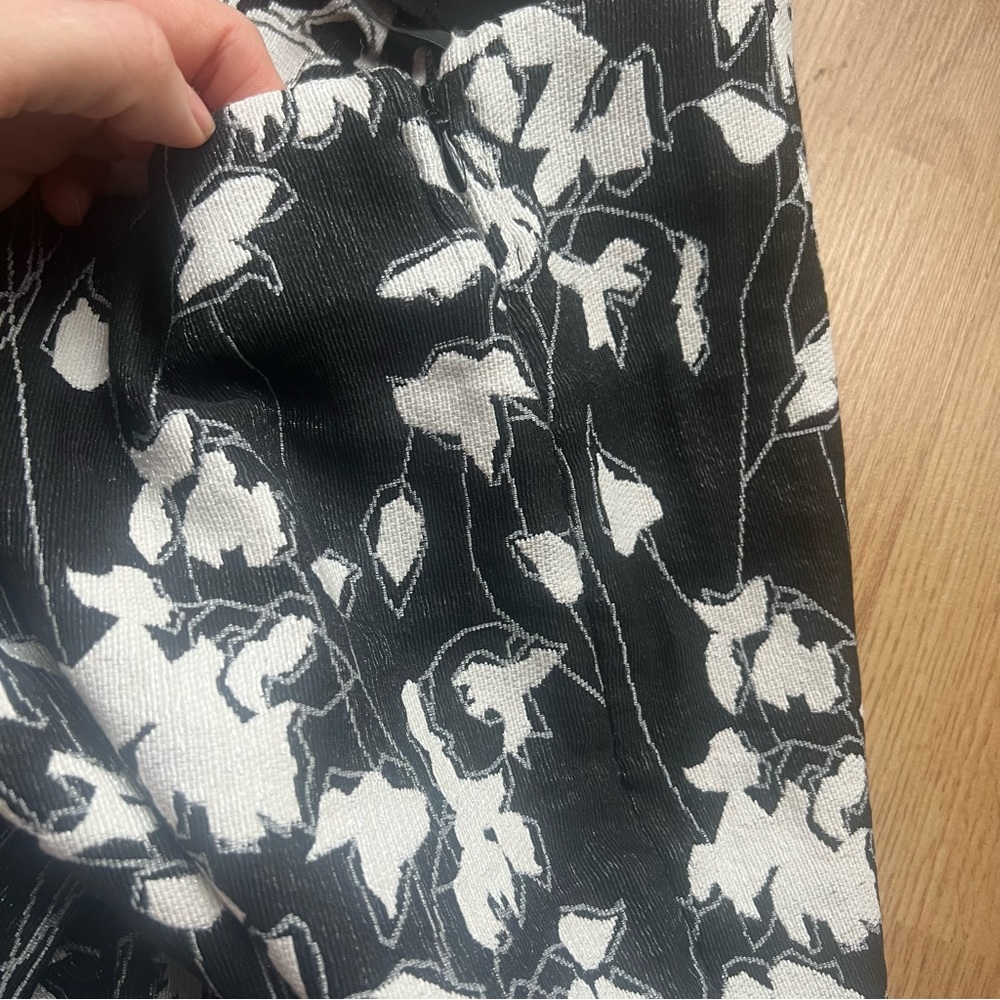 Donna Karen black label cropped black/white floral knit pants - Picture 8 of 10